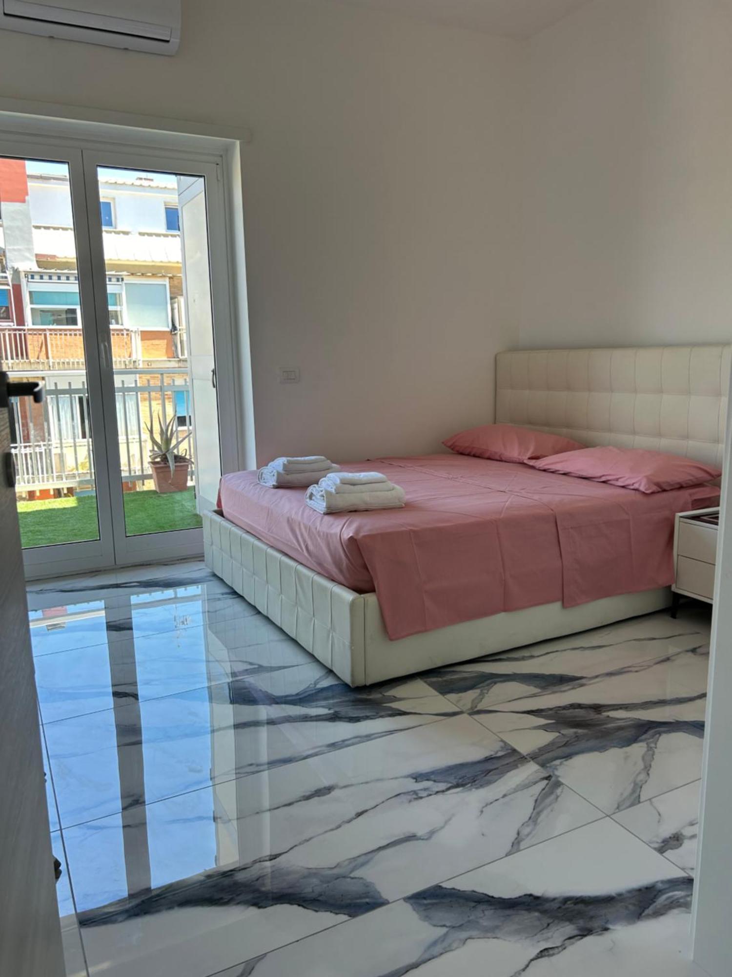 Front Sea Luxury Appartement Ostia Buitenkant foto