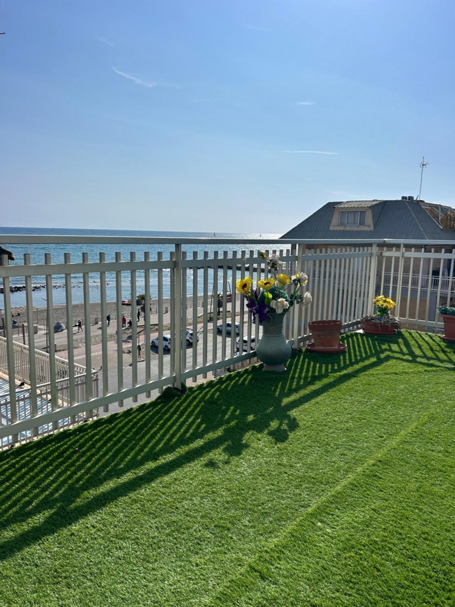 Front Sea Luxury Appartement Ostia Buitenkant foto